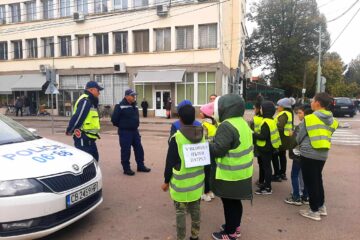 Училищен пътен патрул – ОУ „Вапцаров“, с. Селановци (снимка 1)
